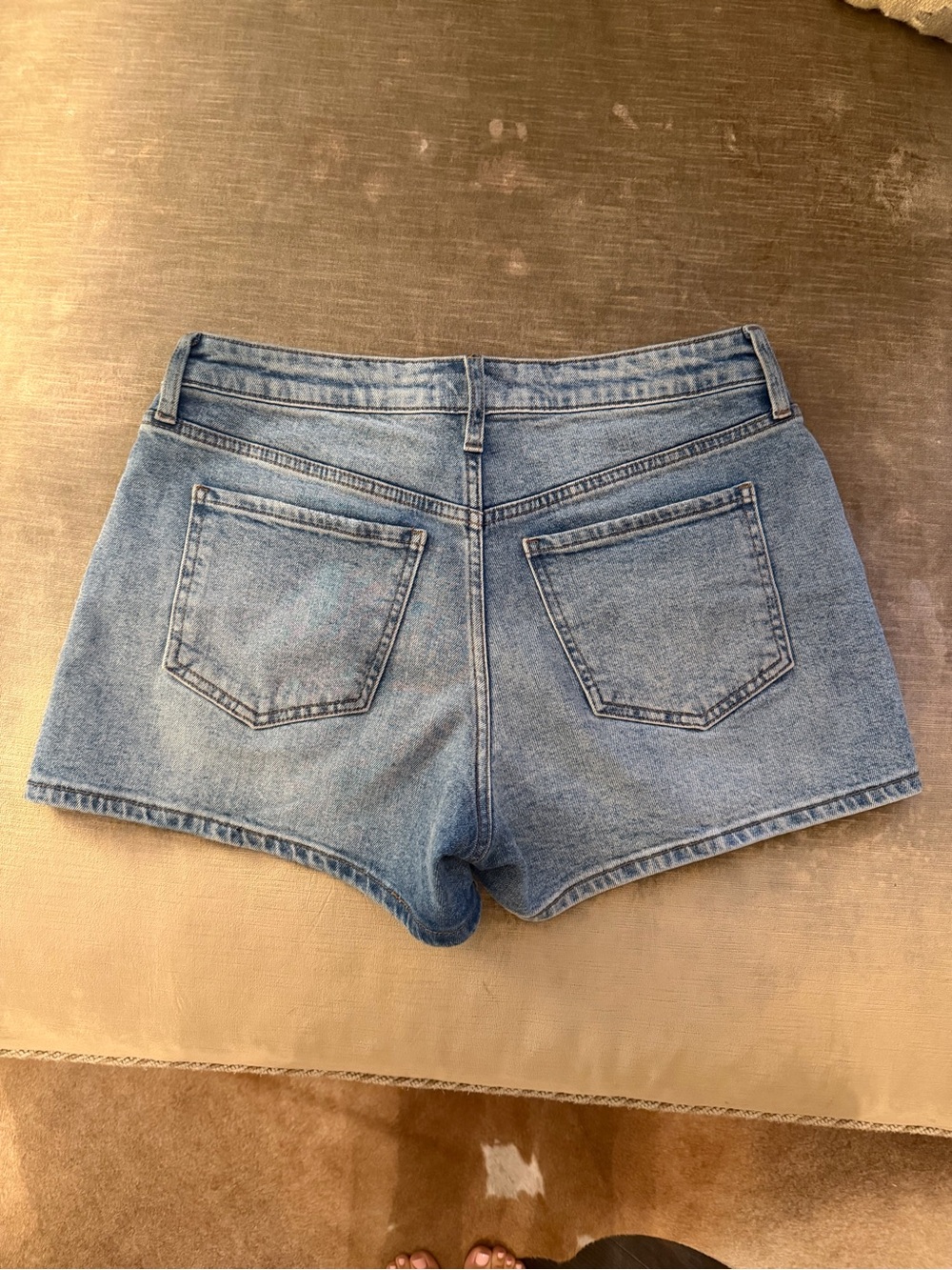 Kut from the Kloth Jane High Rise Shorts - Picture 2 of 4